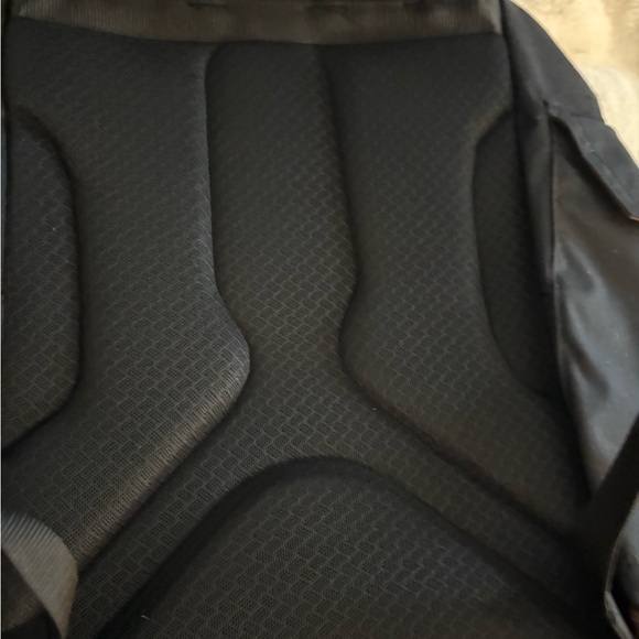 Eddie Bauer Black and Tan unisex Backpack - Picture 5 of 9